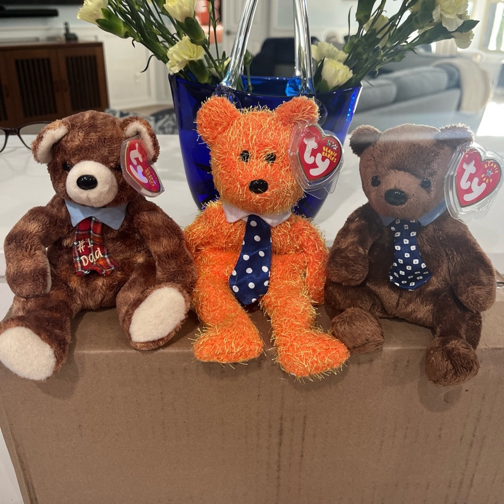 Lot of 3 beanie babies.